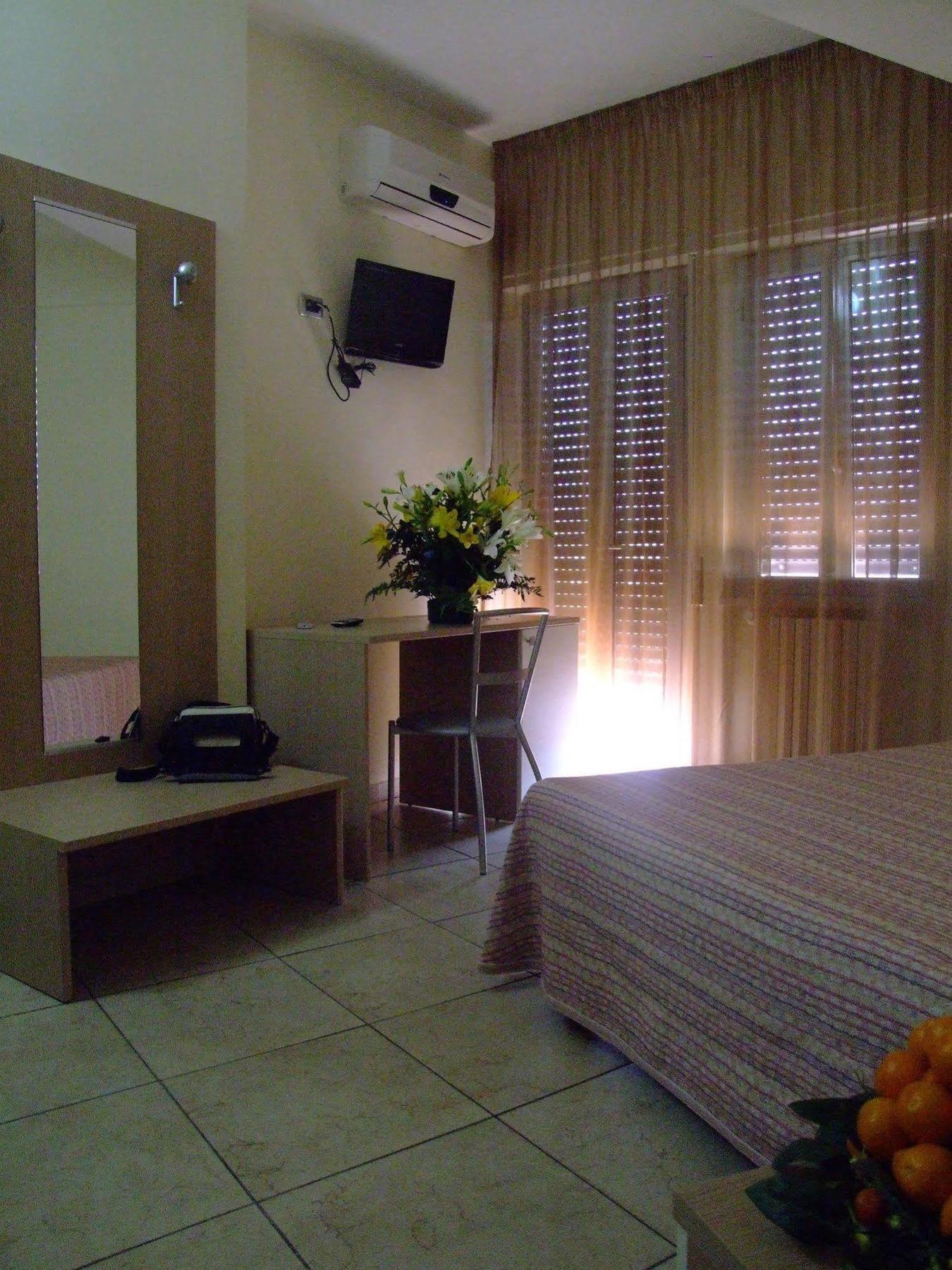 Hotel San Luca Rossano Εξωτερικό φωτογραφία
