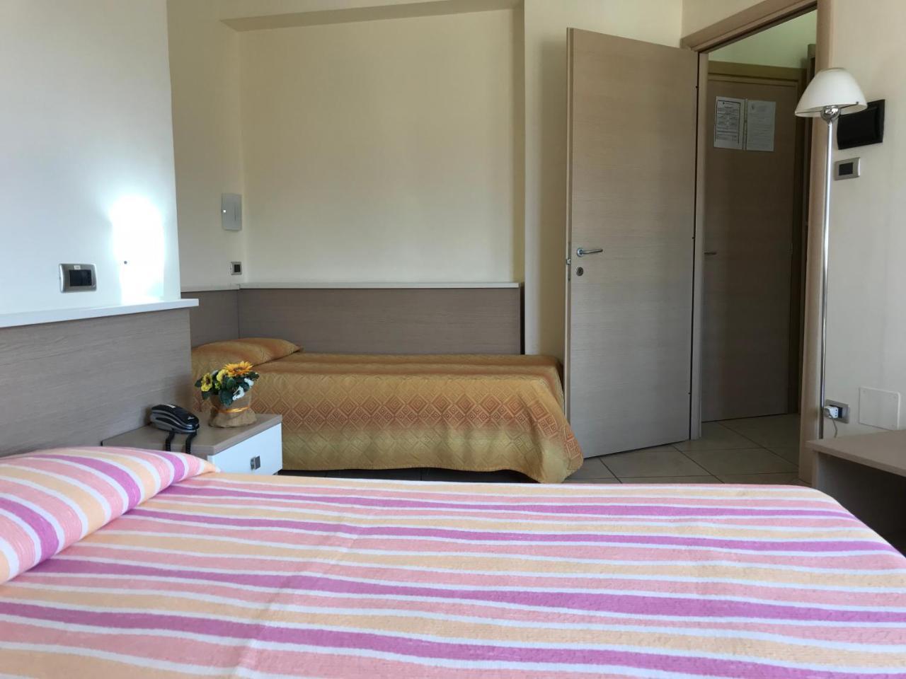 Hotel San Luca Rossano Εξωτερικό φωτογραφία